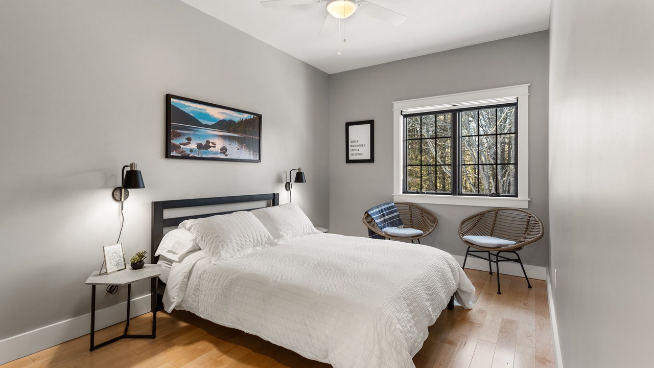 Photo of Bedroom in Lamoine