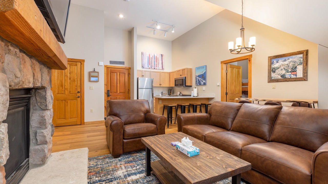 Photo of Livingroom in River Run