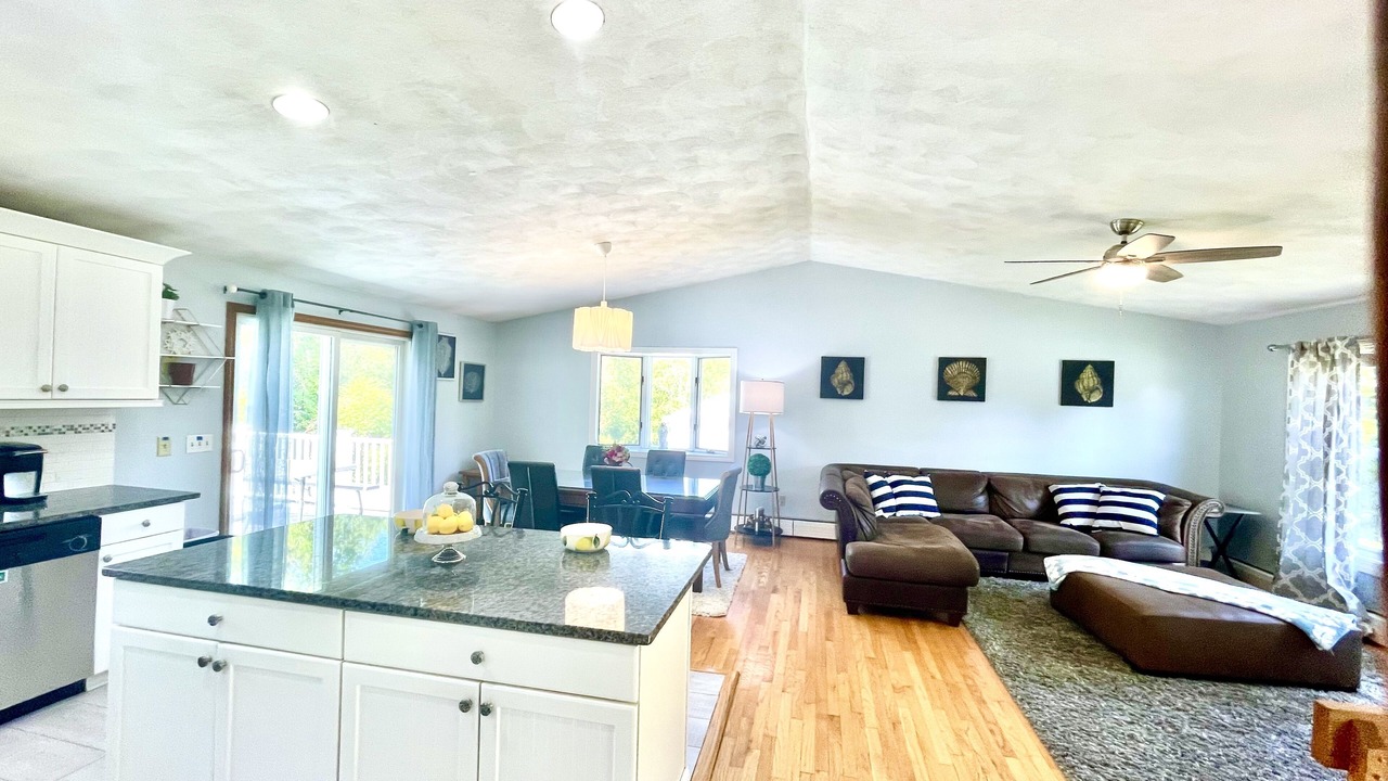 Photo of Livingroom in Bonnet Shores