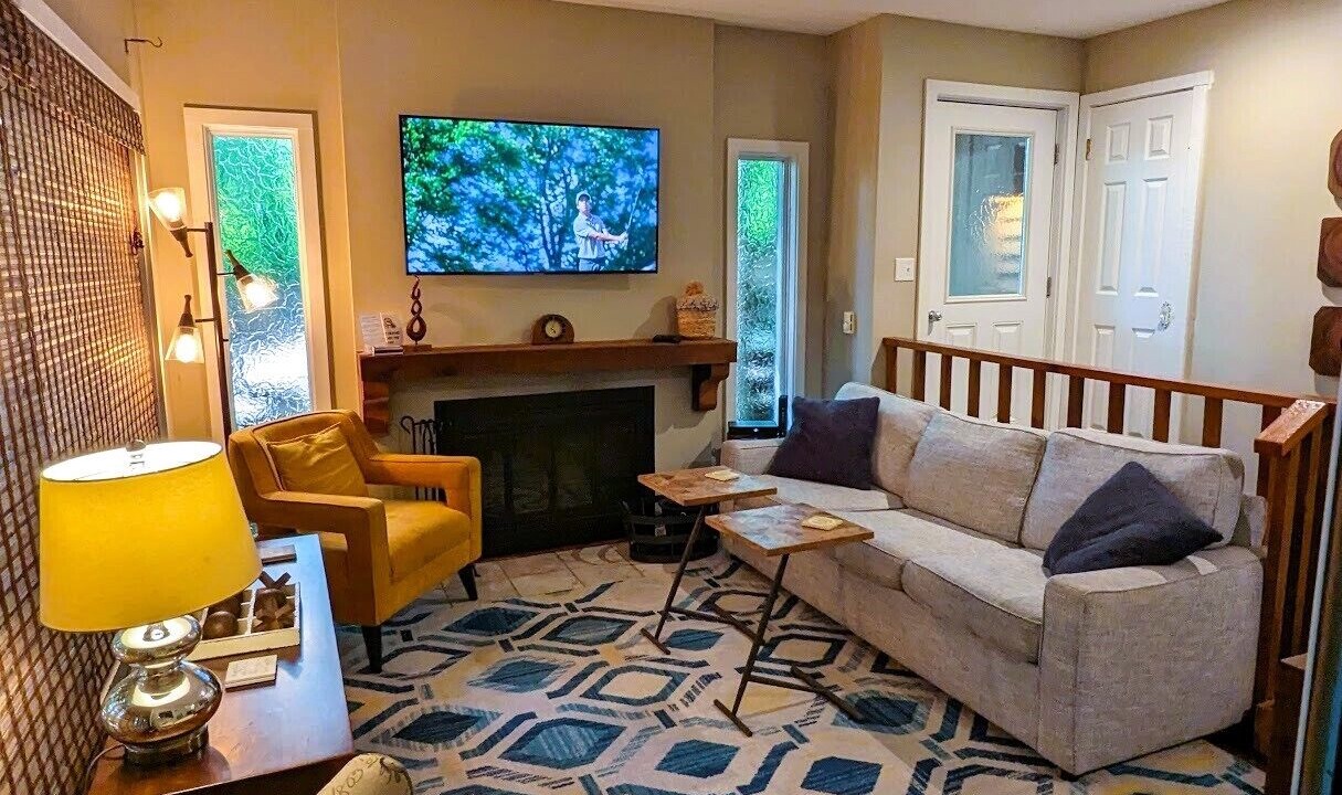 Photo of Bedroom in Maple City