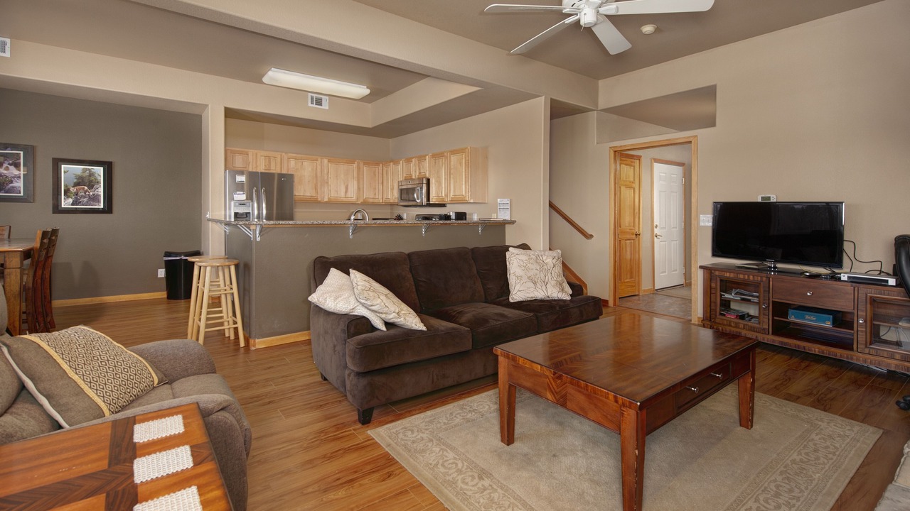 Photo of Livingroom in Three Peaks