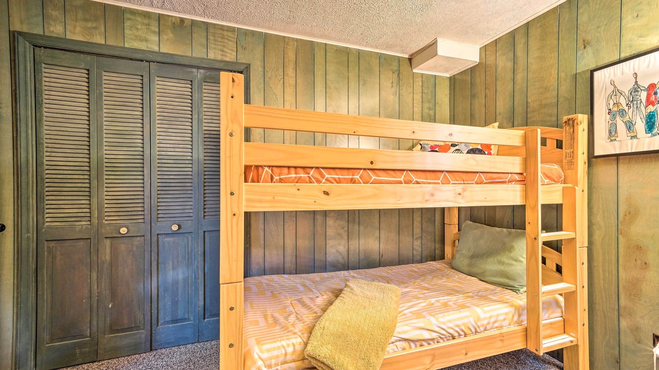 Photo of Bedroom in North Creek