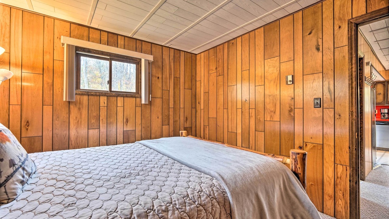 Photo of Bedroom in North Creek