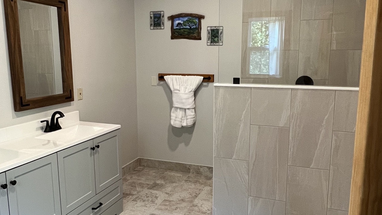 Photo of Bathroom in Gatlinburg - Pigeon Forge