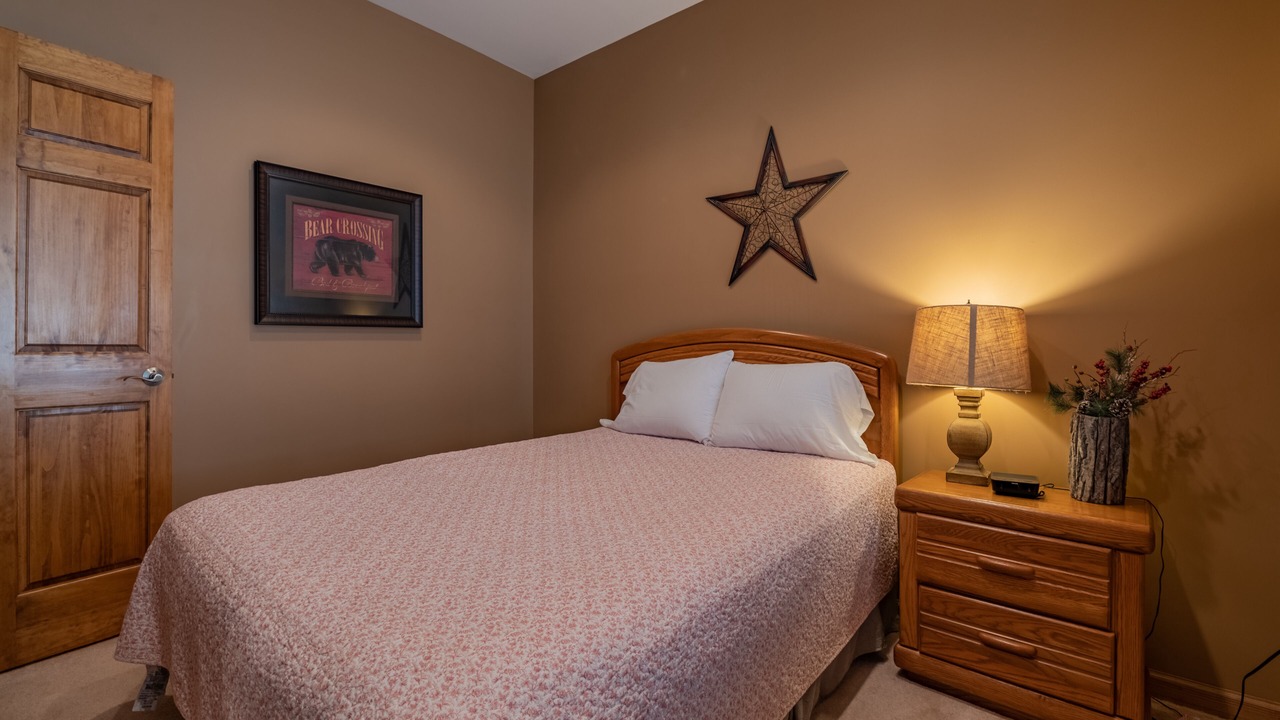 Photo of Bedroom in Snowshoe