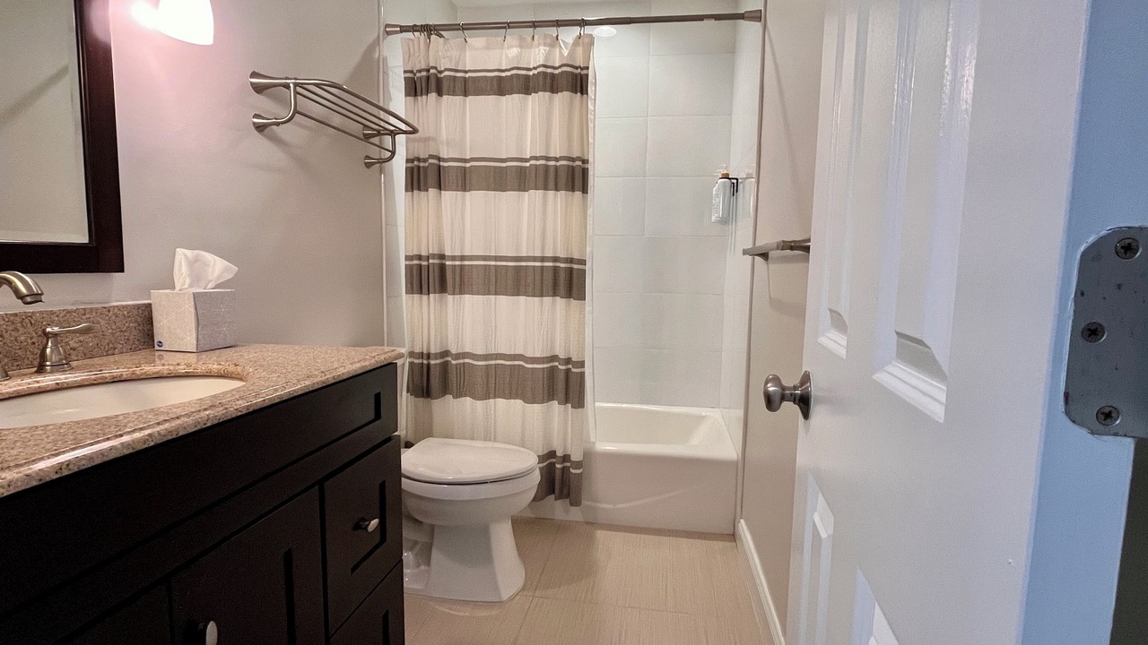 Photo of Bathroom in Folly Field
