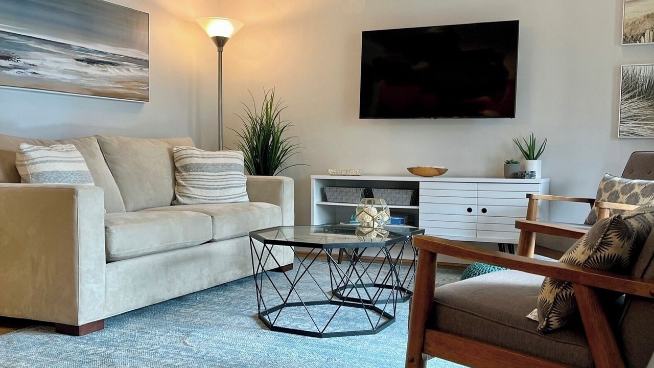 Photo of Livingroom in Folly Field