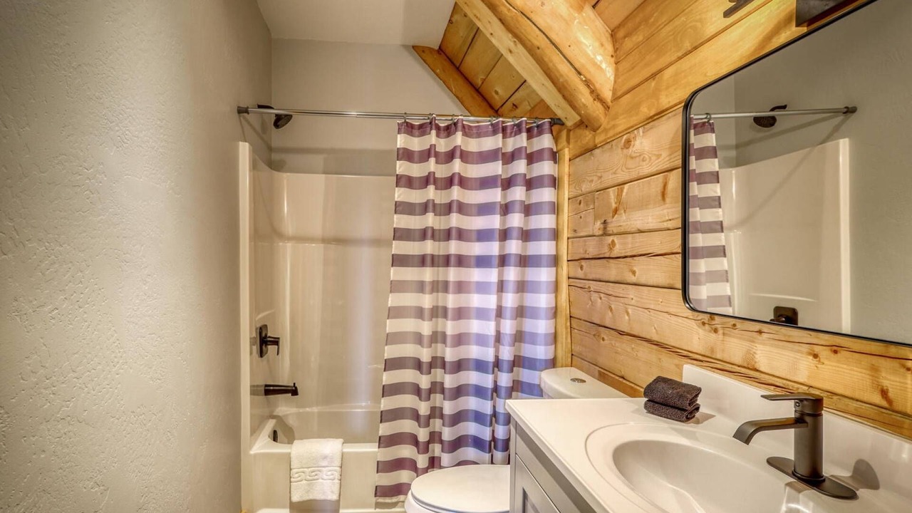 Photo of Bathroom in Pagosa Highlands
