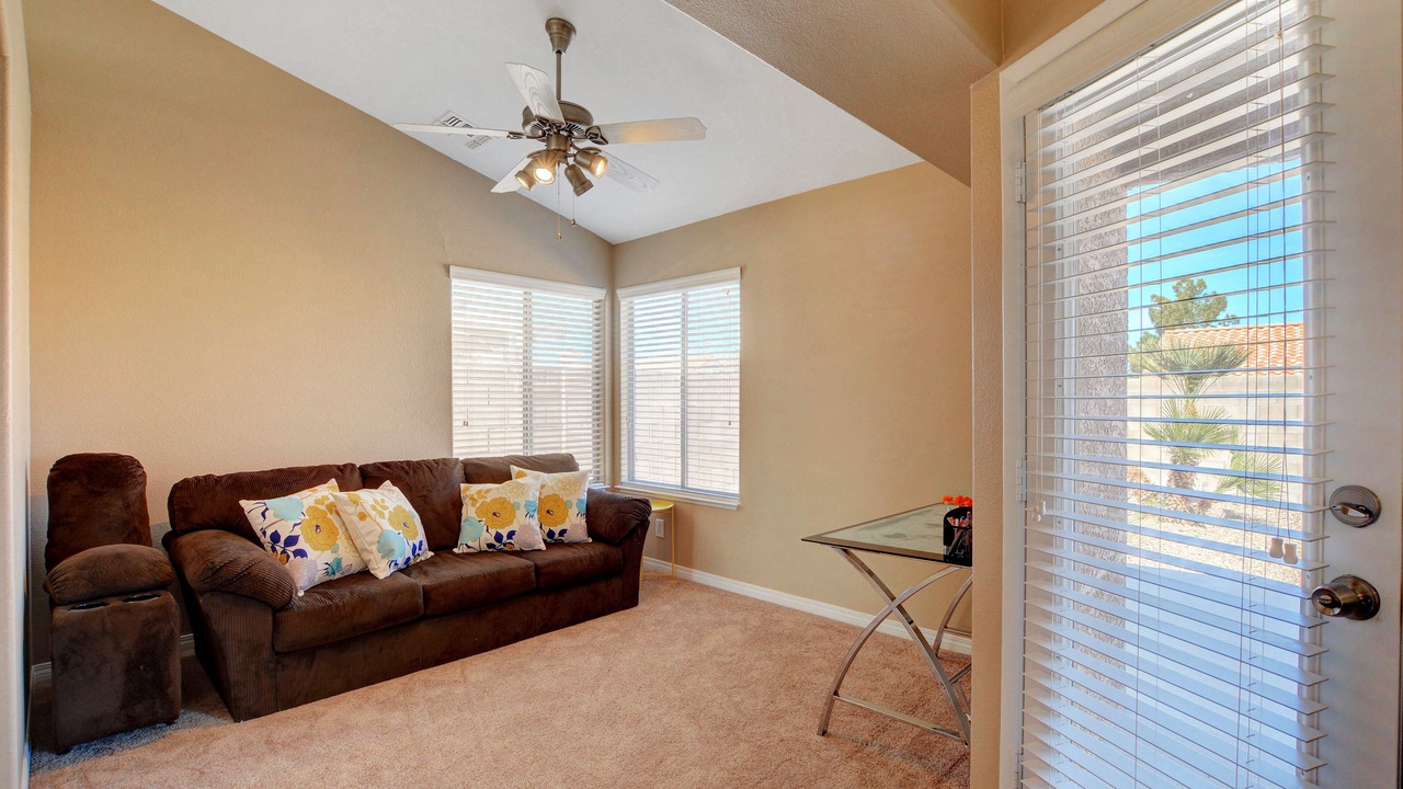 Photo of Livingroom in Green Valley North