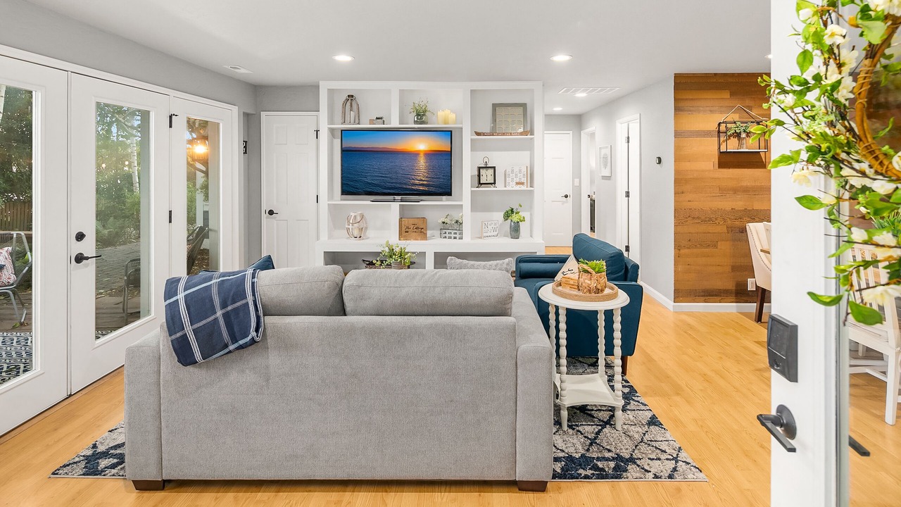 Photo of Bedroom in Inglewood
