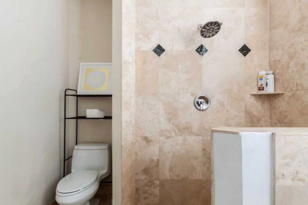 Photo of Bathroom in Harbordale