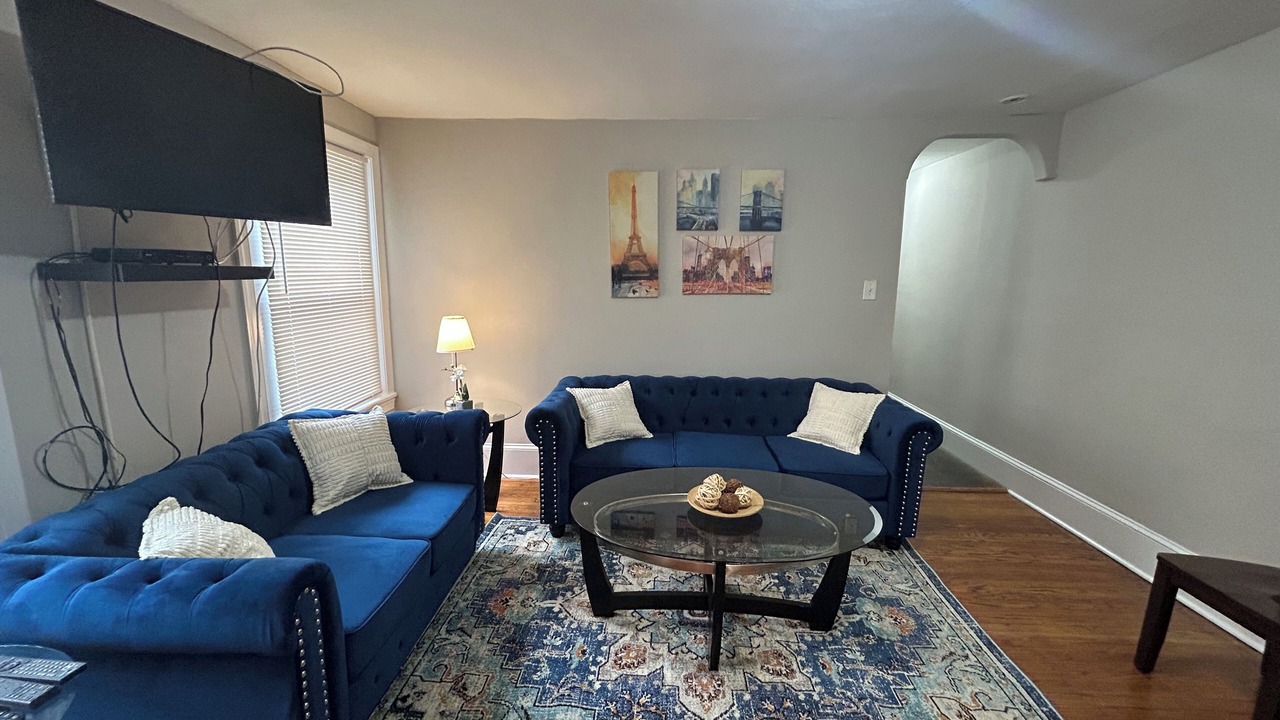 Photo of Livingroom in Center City West