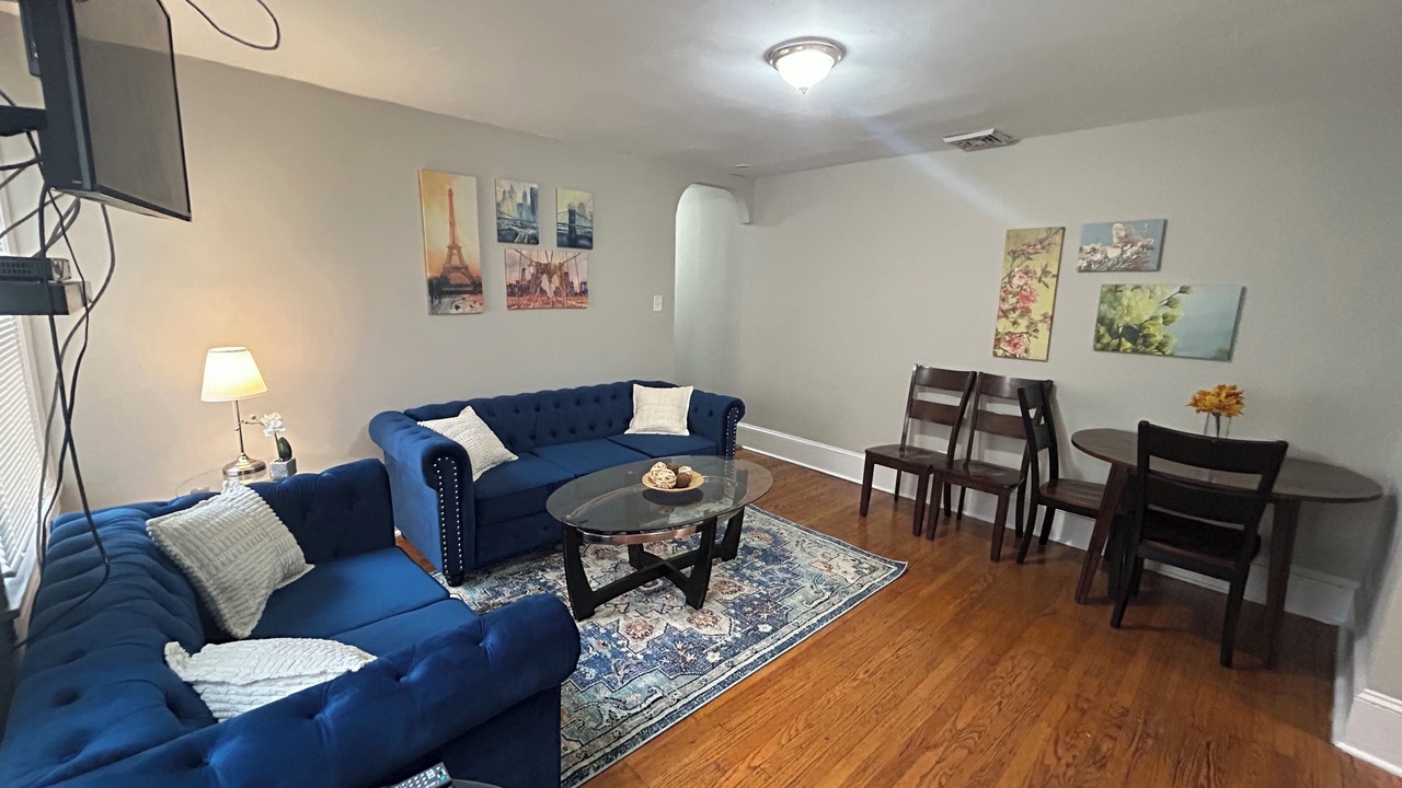 Photo of Livingroom in Center City West