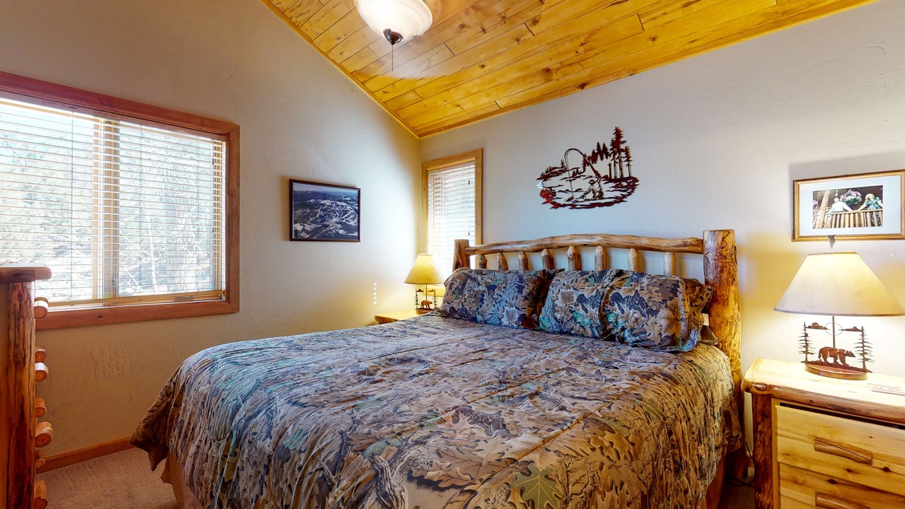 Photo of Bedroom in South Fork
