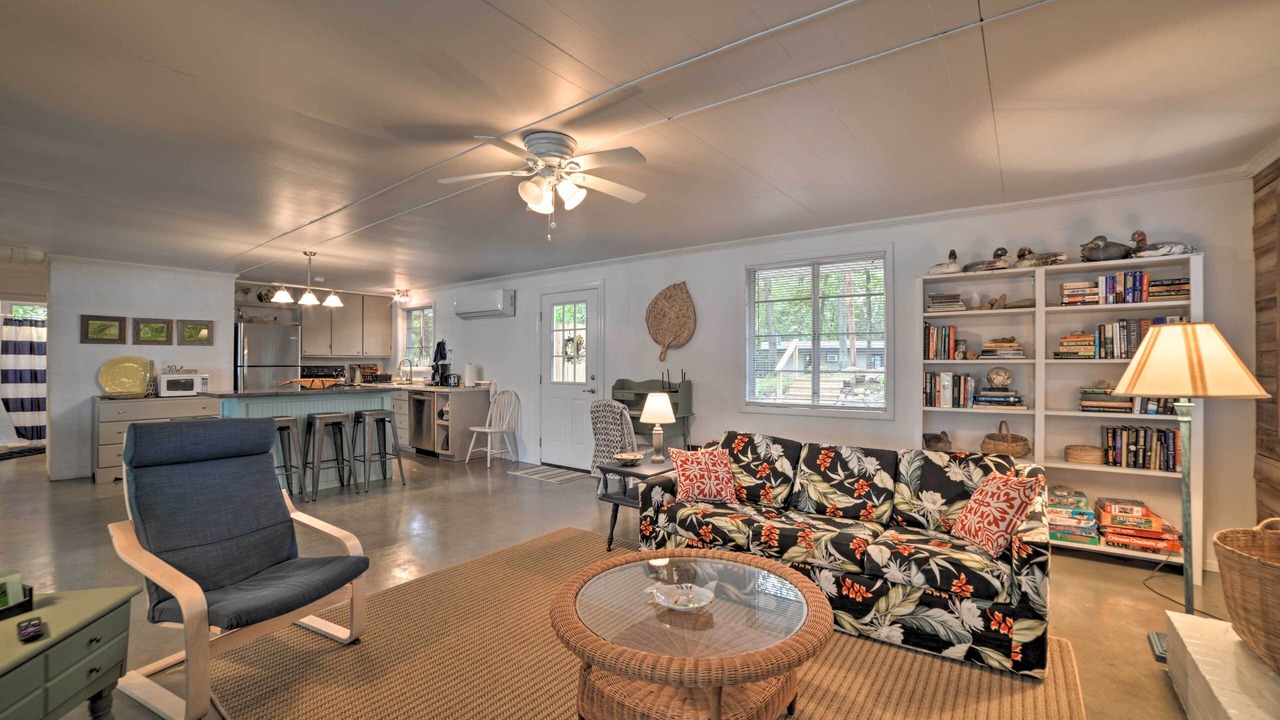 Photo of Livingroom in New Concord