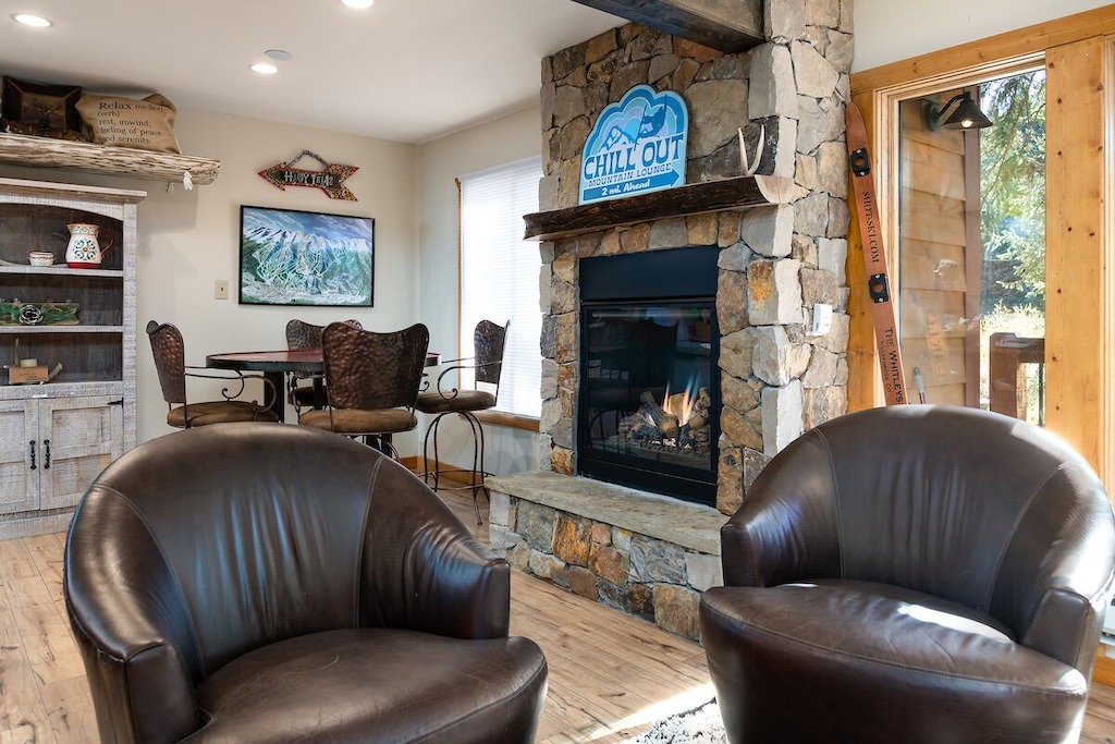 Photo of Livingroom in Peak 9
