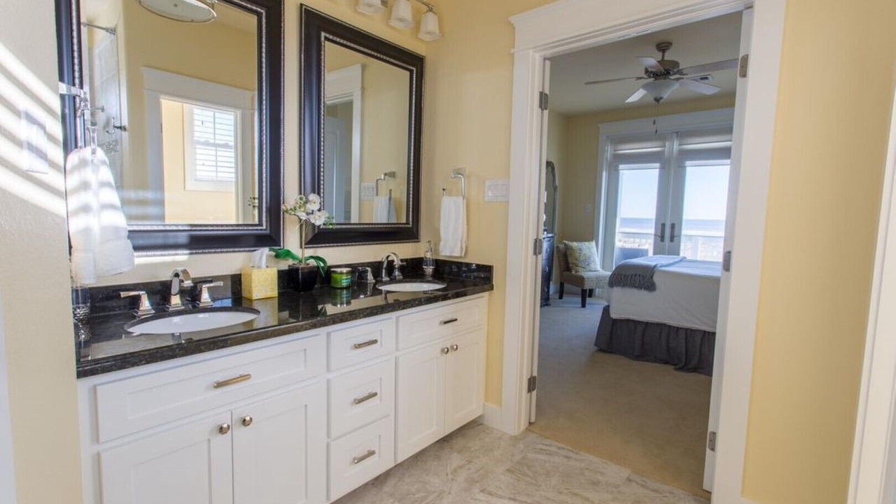 Photo of Bathroom in Red Fish Cove