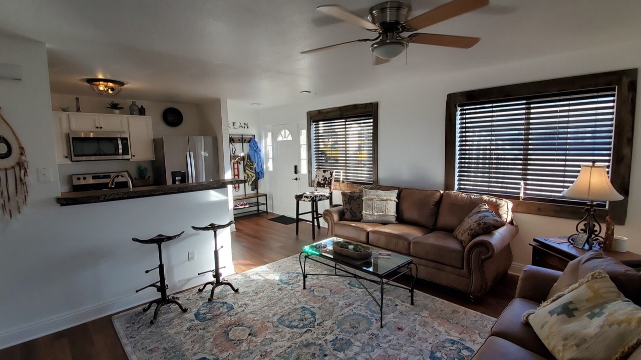 Photo of Livingroom in Sunridge Estates