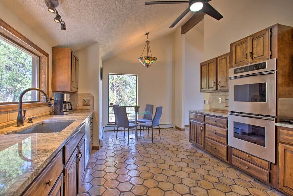 Photo of Kitchen in Evergreen