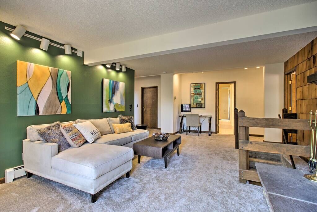 Photo of Livingroom in Evergreen