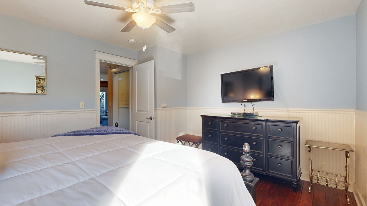 Photo of Bedroom in Historic Bayfront