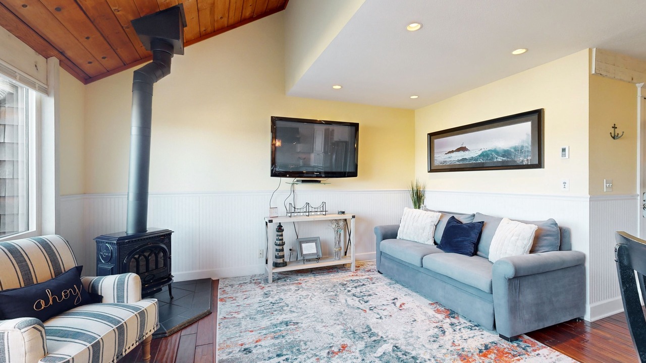 Photo of Livingroom in Historic Bayfront