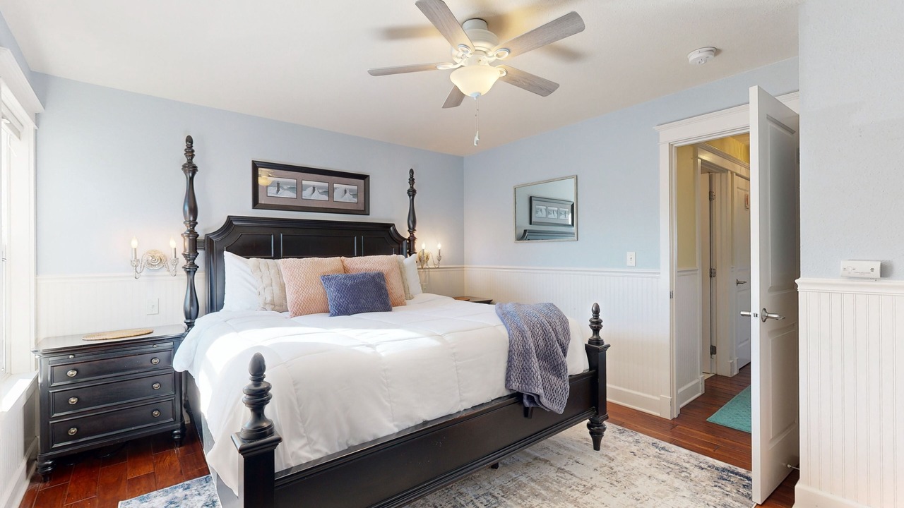 Photo of Bedroom in Historic Bayfront
