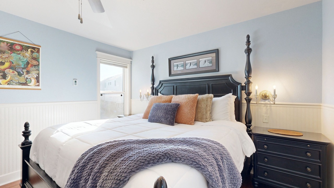 Photo of Bedroom in Historic Bayfront