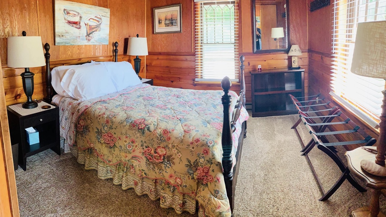 Photo of Bedroom in Grand Marais