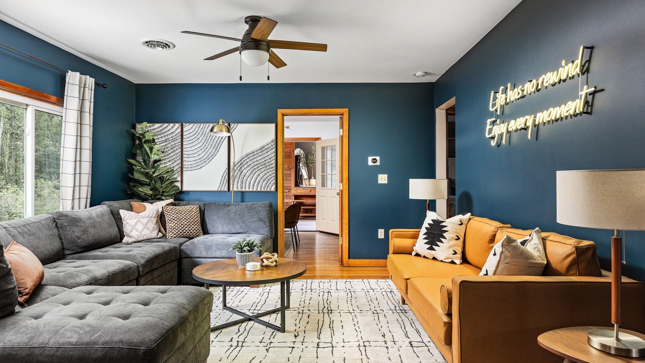 Photo of Livingroom in Covert