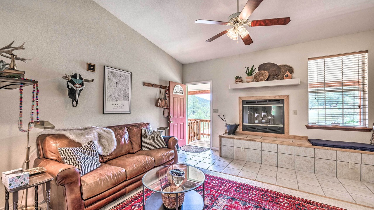 Photo of Livingroom in Cloudcroft