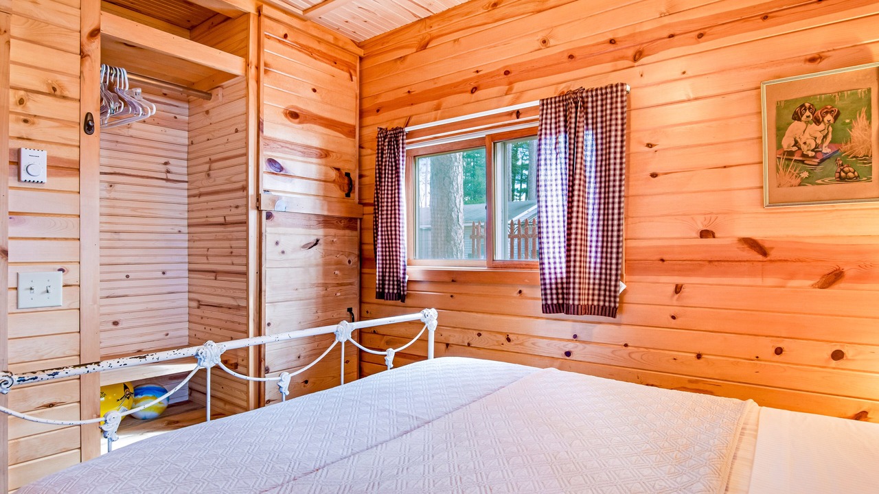Photo of Bedroom in Three Lakes