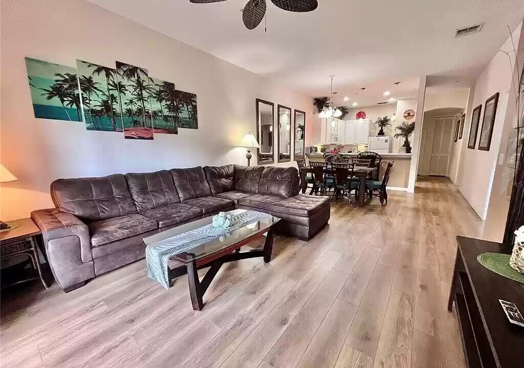Photo of Livingroom in Bahama Bay