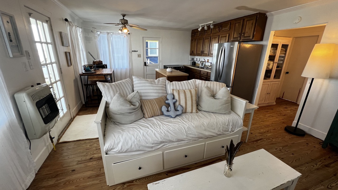 Photo of Livingroom in Point Lookout