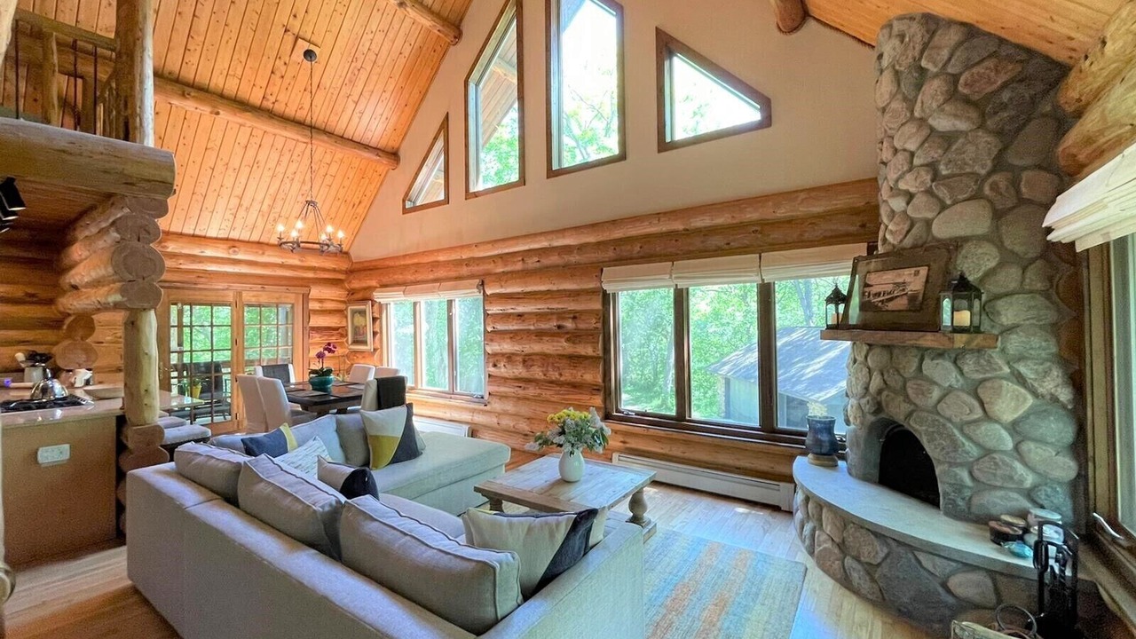 Photo of Livingroom in Lake Geneva