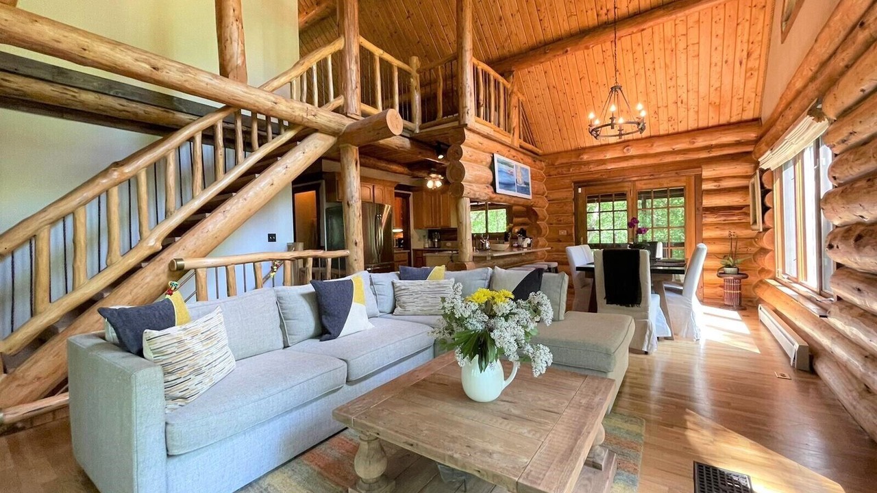 Photo of Livingroom in Lake Geneva