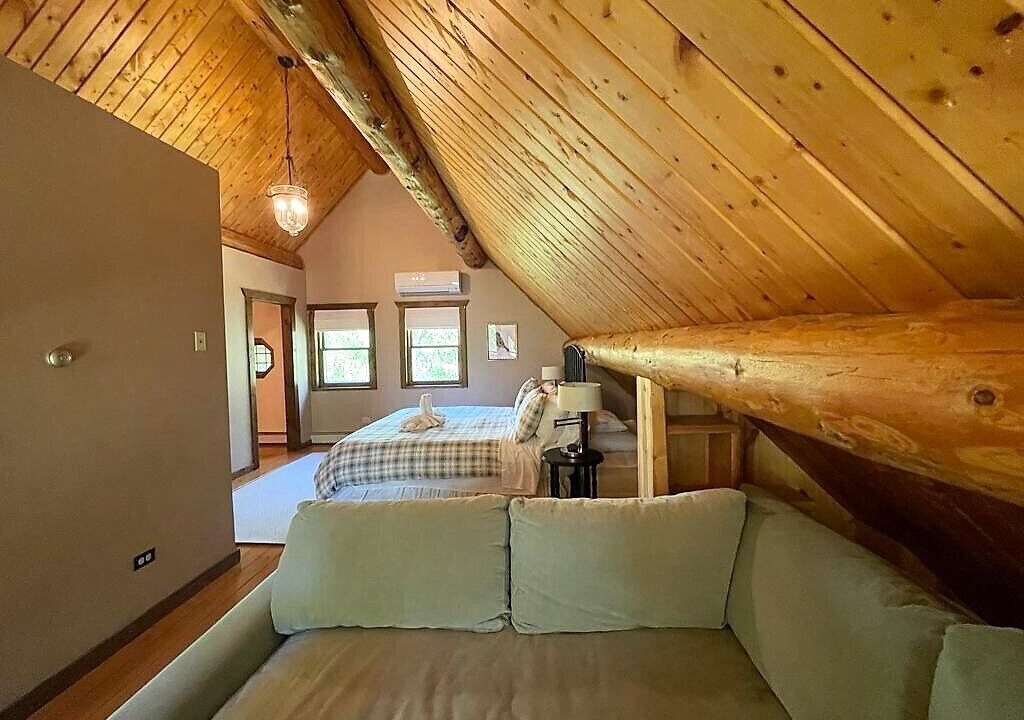 Photo of Bedroom in Lake Geneva