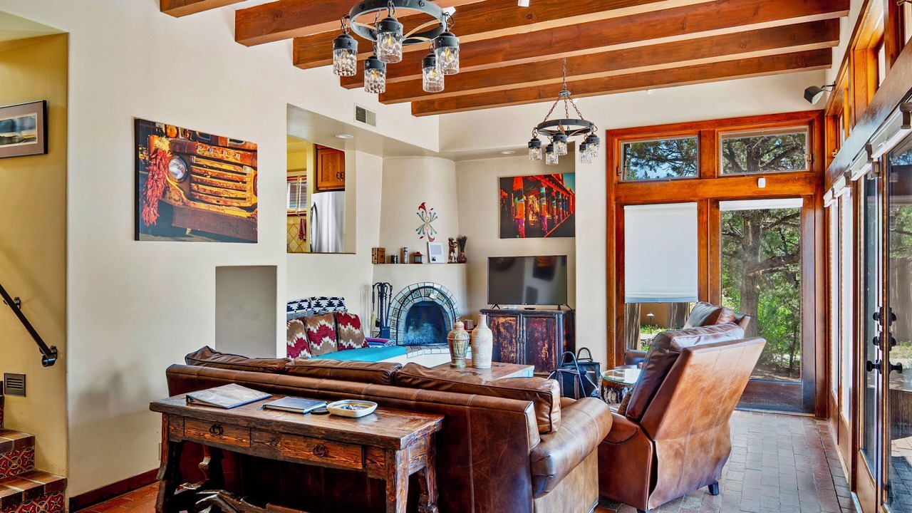 Photo of Livingroom in Nambe Pueblo
