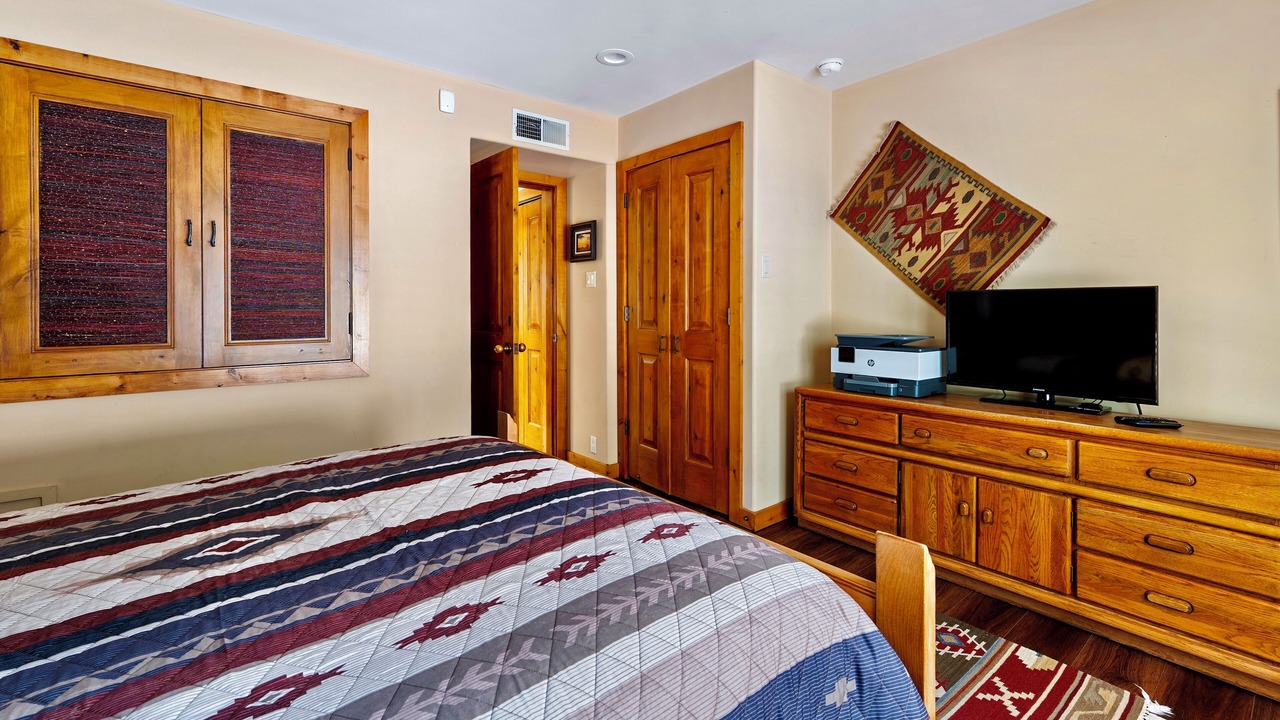 Photo of Bedroom in Nambe Pueblo