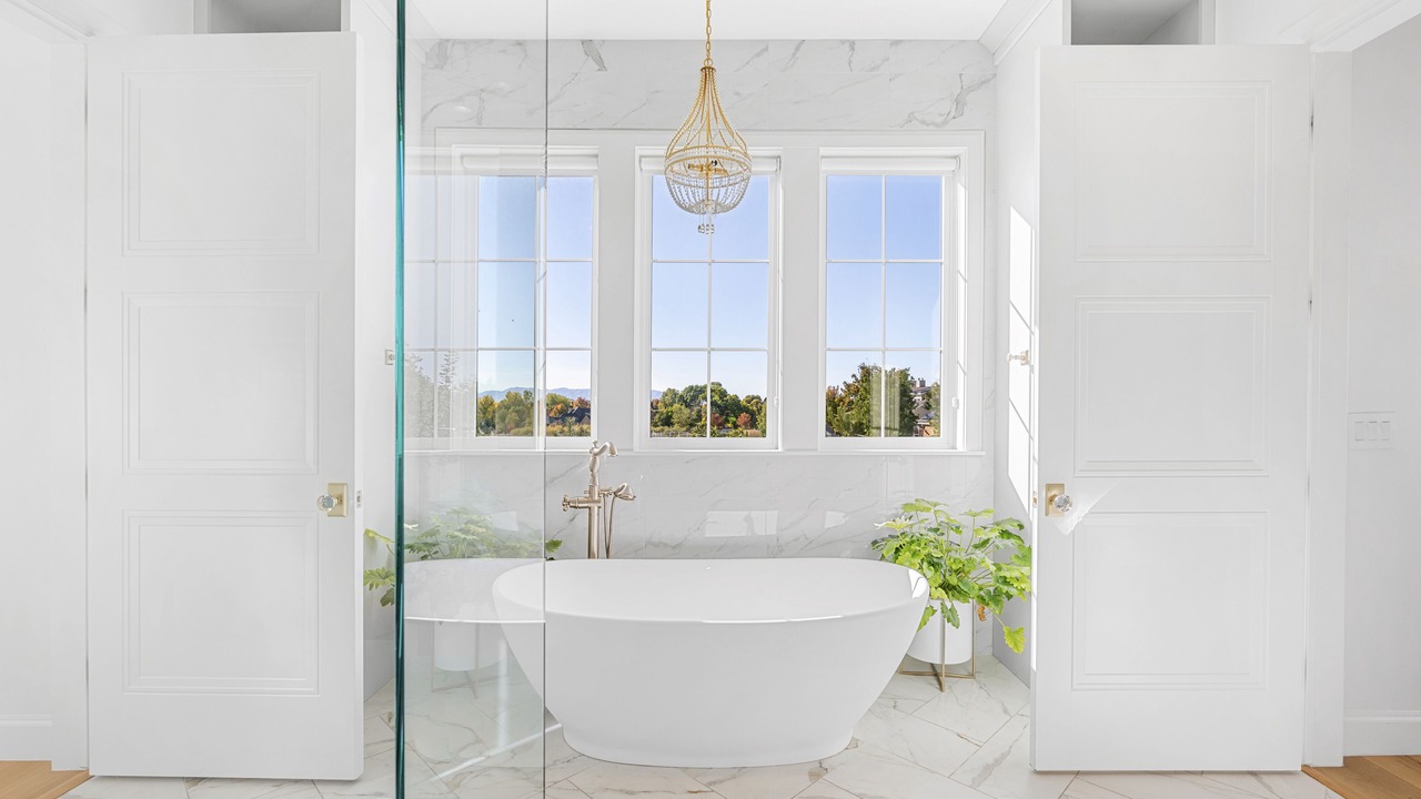 Photo of Bathroom in Mapleton