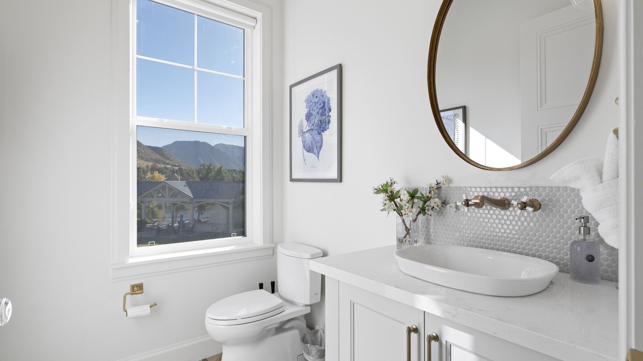 Photo of Bathroom in Mapleton