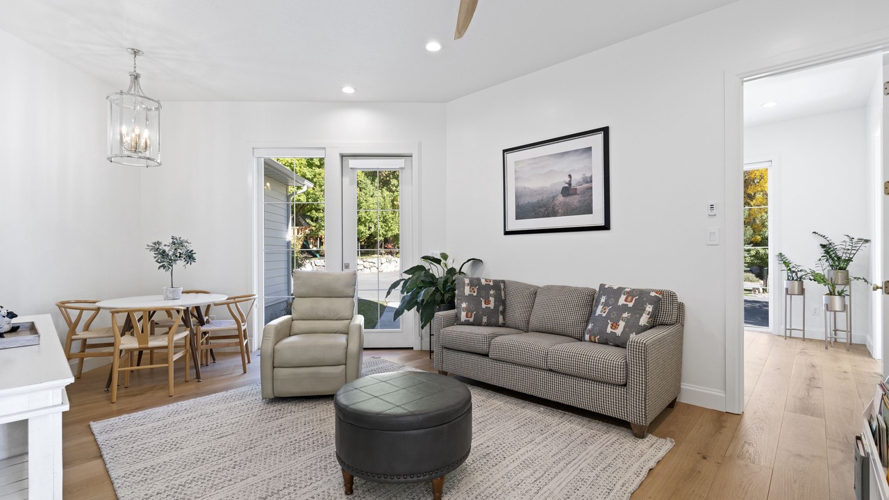 Photo of Livingroom in Mapleton