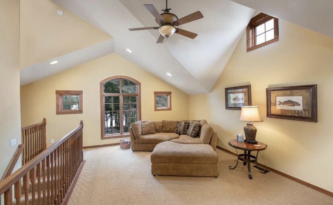 Photo of Livingroom in Three Lakes