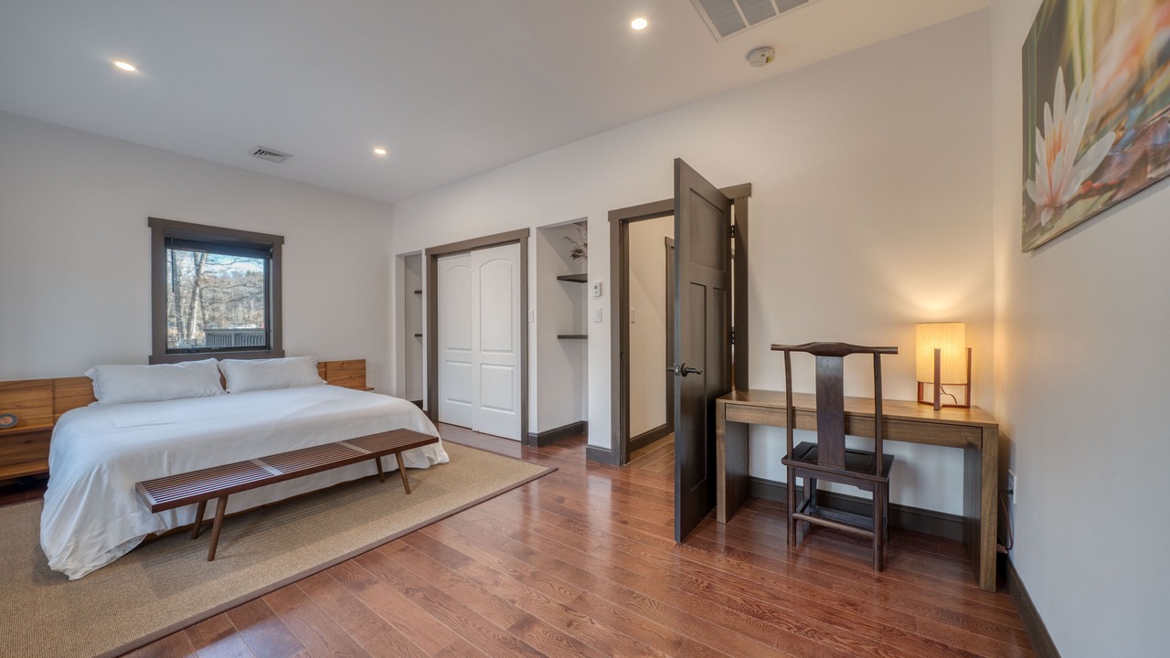 Photo of Bedroom in Oak Hill