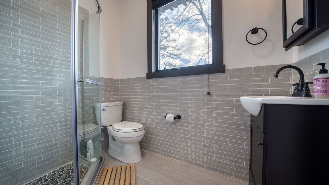 Photo of Bathroom in Oak Hill