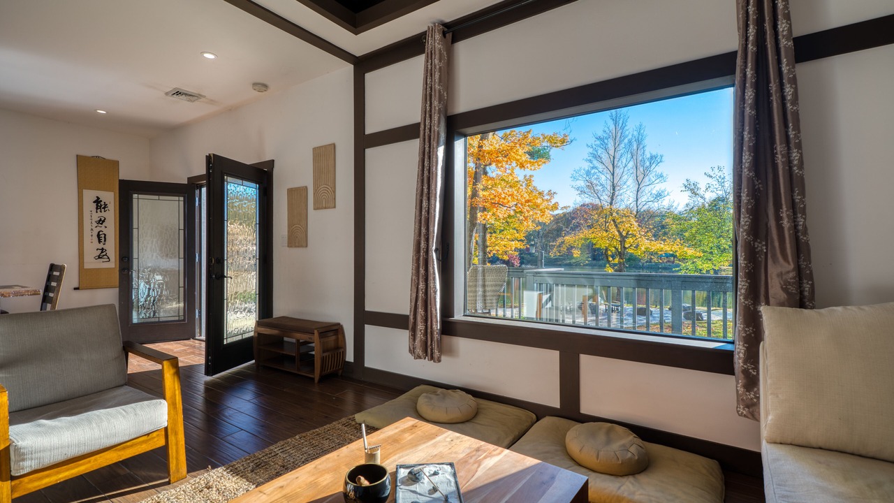 Photo of Livingroom in Oak Hill