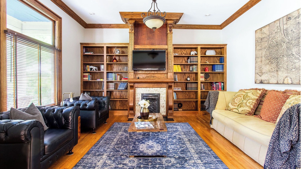 Photo of Livingroom in Belmont - Hillsboro
