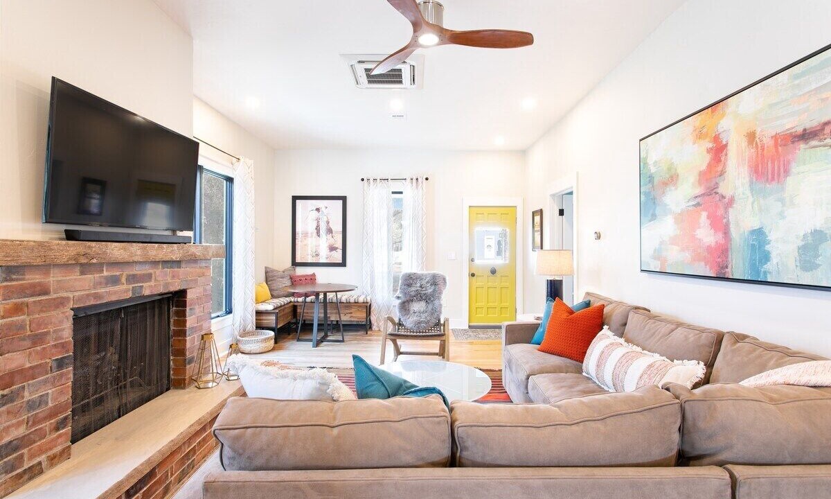 Photo of Livingroom in Whittier
