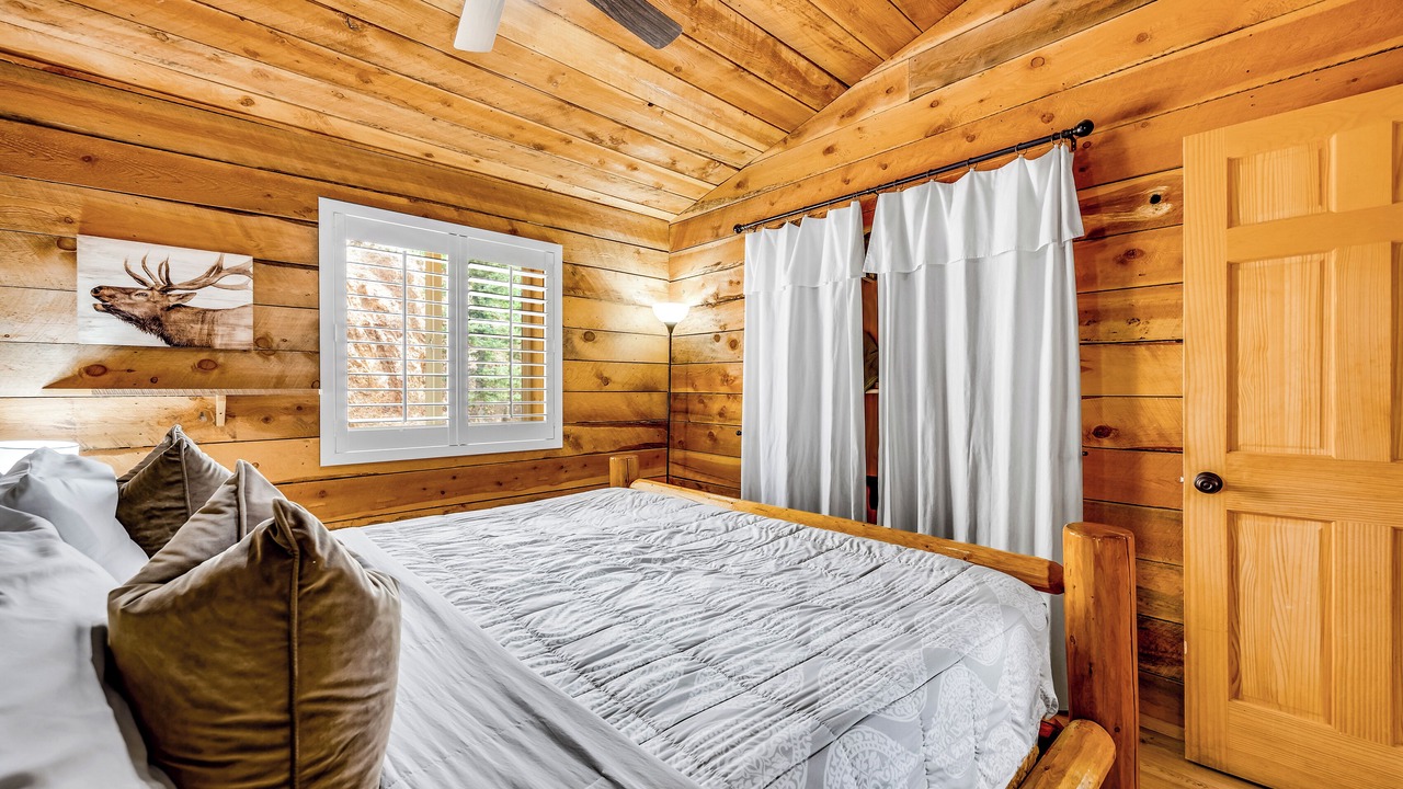 Photo of Bedroom in Divide