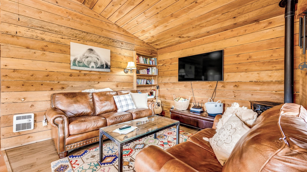 Photo of Livingroom in Divide